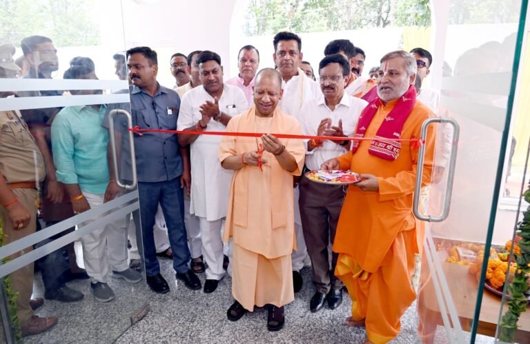 गोरखपुर को मिला दो नई परियोजनाओं का तोहफा: मुख्यमंत्री योगी आदित्यनाथ ने किया उद्घाटन