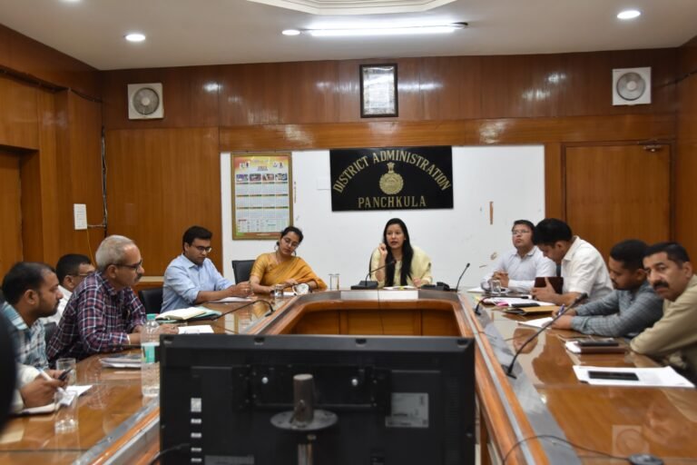 उपायुक्त ने बाढ़ नियंत्रण तैयारियों की समीक्षा की, 15 जून तक सभी कार्य पूरे करने के निर्देश