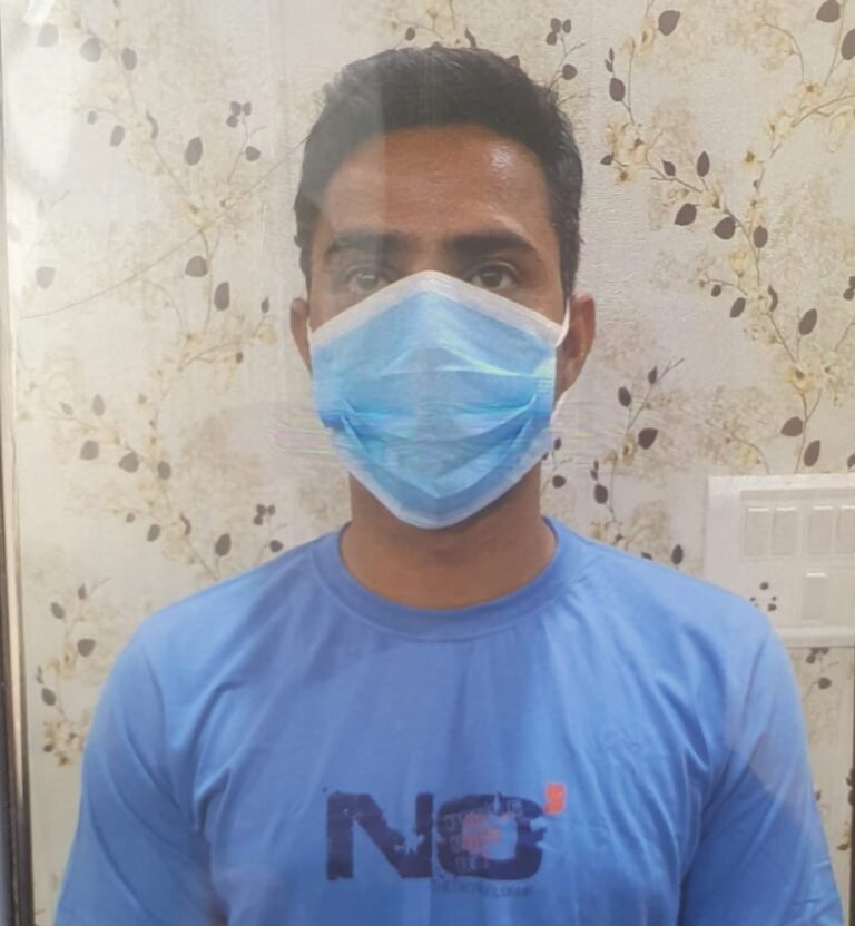 रिश्वत लेते रंगे हाथ पकड़ा गया दारोगा, केस में तफ्तीश के नाम पर मांग रहा था रिश्वत