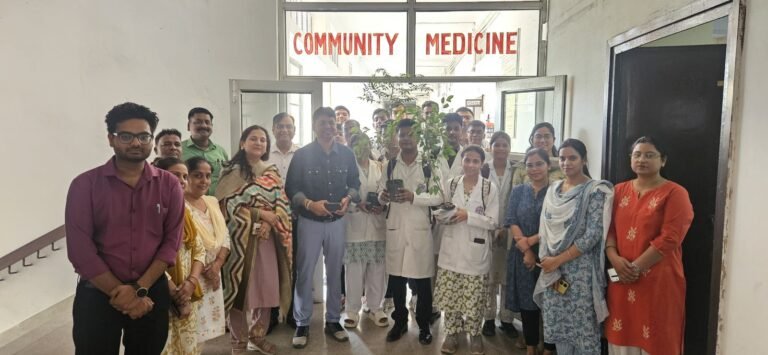 मेडिकल कॉलेज मेरठ के एमबीबीएस 2024 बैच के छात्रों द्वारा सराय काज़ी क्षेत्र में वृक्षारोपण कार्यक्रम आयोजित