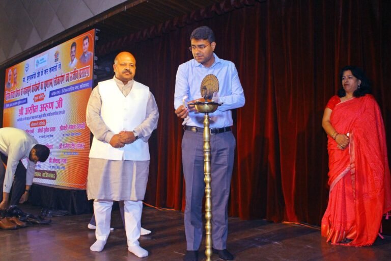गाजियाबाद में आयोजित हुआ बेसिक शिक्षा विभाग के कार्यक्रमों का सीधा प्रसारण, निपुण लक्ष्य की ओर अग्रसर जनपद