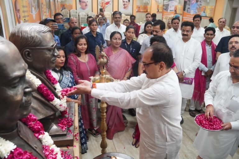 मुख्य मंत्री रेखा गुप्ता ने जिलाध्यक्षों को अपनी 100 दिन के कार्य से अवगत करा दिल्ली के सुधार एवं विकास के लिए सुझाव मांगे