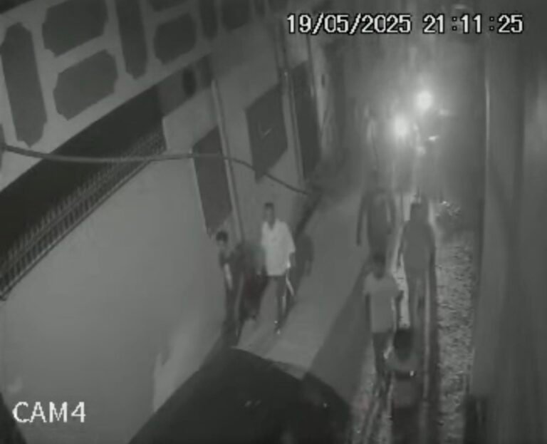 ओवरटेक करना पड़ा महंगा, नशे में धुत युवकों ने कार चालक पर किया लाठी-डंडों से हमला