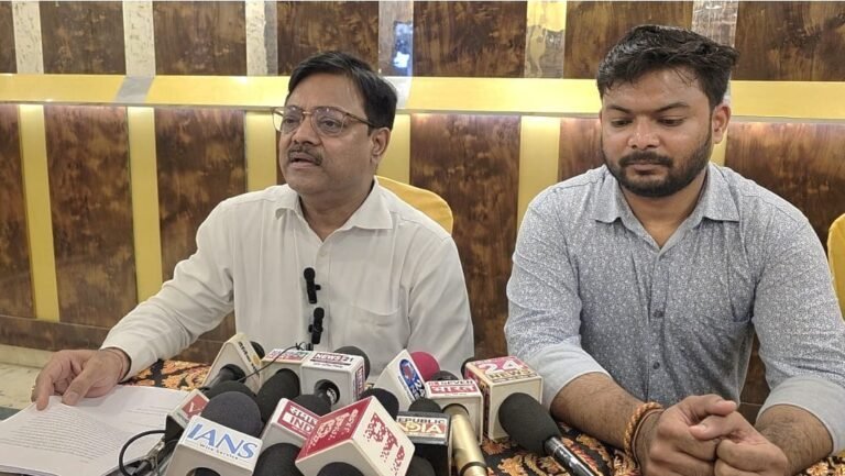 फर्जीवाड़े में फंसे अधिवक्ता पर दोहरी मार,पहले बर्खास्तगी,अब निष्कासन