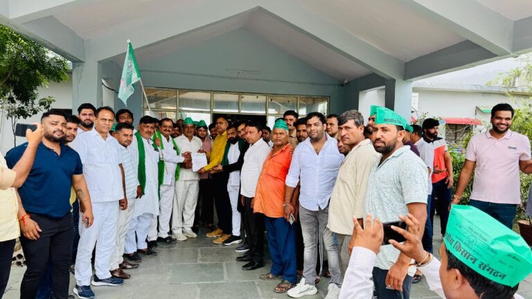 छिजारसी टोल प्लाजा का भारतीय किसान संगठन ने किया घेराव, टोल प्रबंधन को दी कड़ी चेतावनी