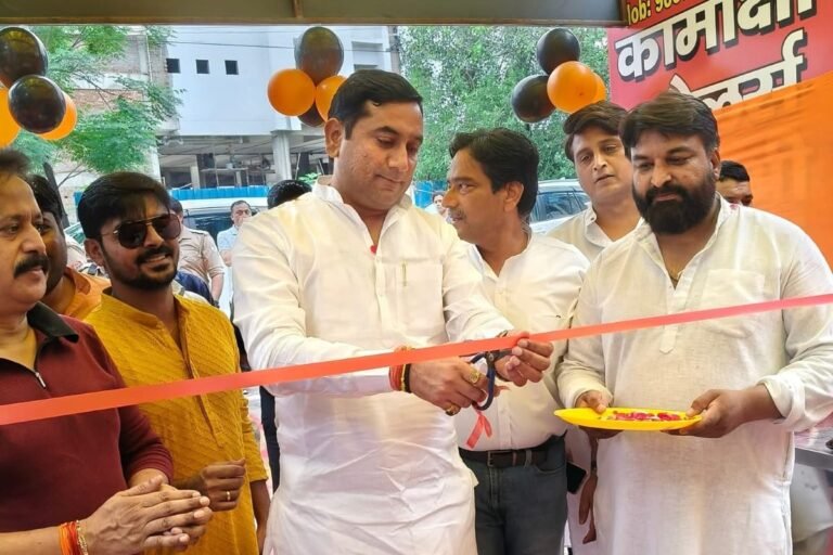 मेरठ की मशहूर भाई जी मलाई चाप की तीसरी ब्रांच का शास्त्री नगर में भव्य उद्घाटन।