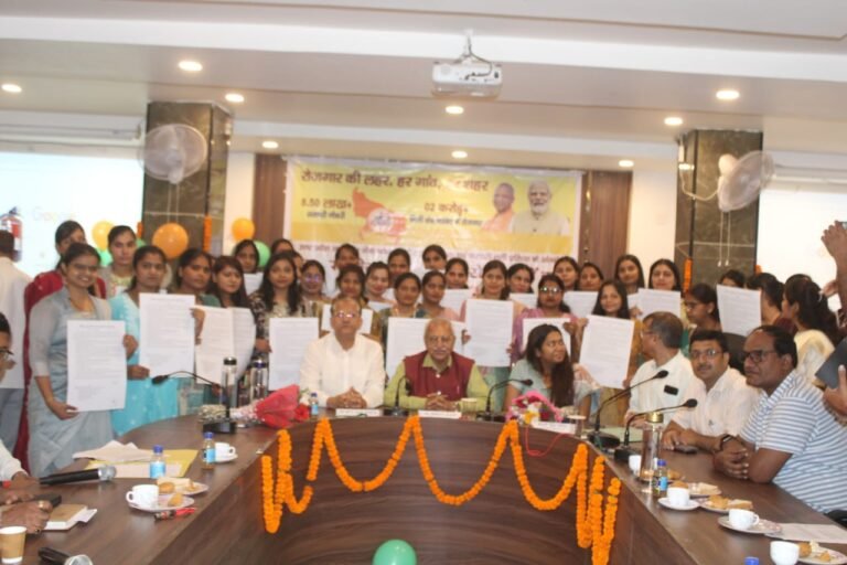 उ0प्र0 अधीनस्थ सेवा चयन आयोग द्वारा निष्पक्ष एवं पारदर्शिता भर्ती प्रक्रिया के अंतर्गत जनपद में 36 नवचयनित मुख्य सेविकाओ को नियुक्ति पत्र वितरण कार्यक्रम का आयोजन
