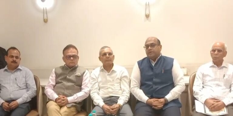आईआरपी अनुराग गोयल ने किसानों के भ्रम को किया दूर, चीनी मिलों की बिक्री की अफवाहों पर लगाया ब्रेक