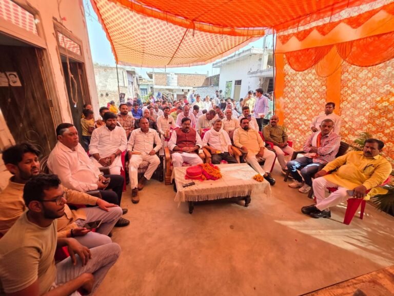 प्रधानमंत्री के “मन की बात” का 127वां संस्करण जनपद के सभी बूथों पर सुना गया