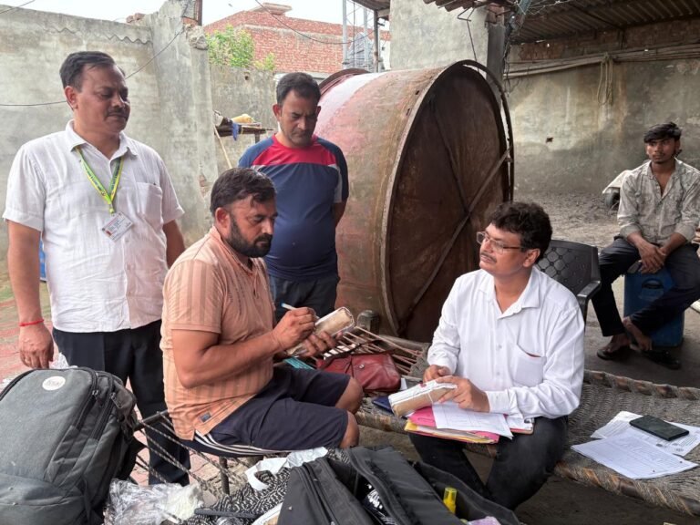 हापुड़ में खाद्य विभाग का बड़ा एक्शन: बिरयानी और पनीर प्रतिष्ठानों पर छापेमारी, 153 किलो पनीर कराया नष्ट