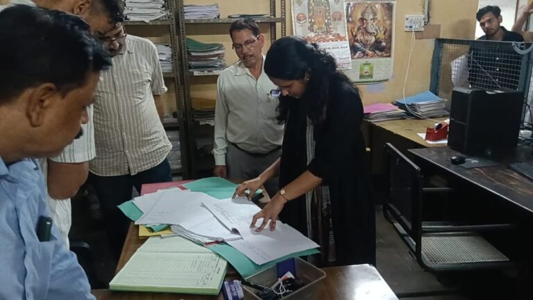 सीडीओ श्रुति शर्मा का सहकारी गन्ना विकास समिति पर औचक निरीक्षण, गंदगी और अव्यवस्था पर जताई नाराजगी