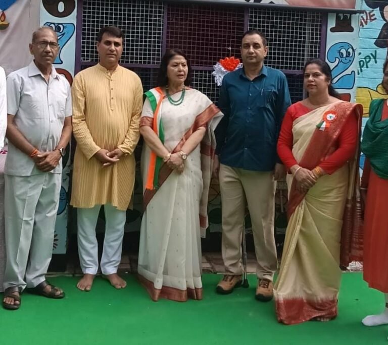 मदन मोहन विद्या मंदिर में हर्षोल्लास से मनाया गया स्वतंत्रता दिवस