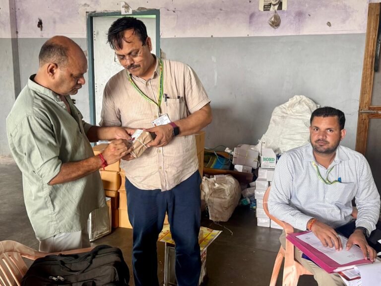 ब्रजघाट की श्याम फूड प्रोडक्ट्स फर्म पर खाद्य विभाग का छापा, 339 लीटर खाद्य पदार्थ सीज