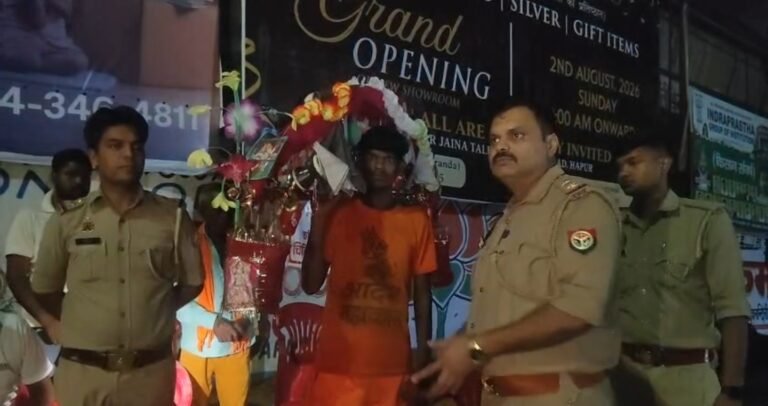6 दिन बाद हापुड़ में मिला लापता कांवड़िया, पुलिस की सतर्कता से परिवार से हुआ भावुक मिलन
