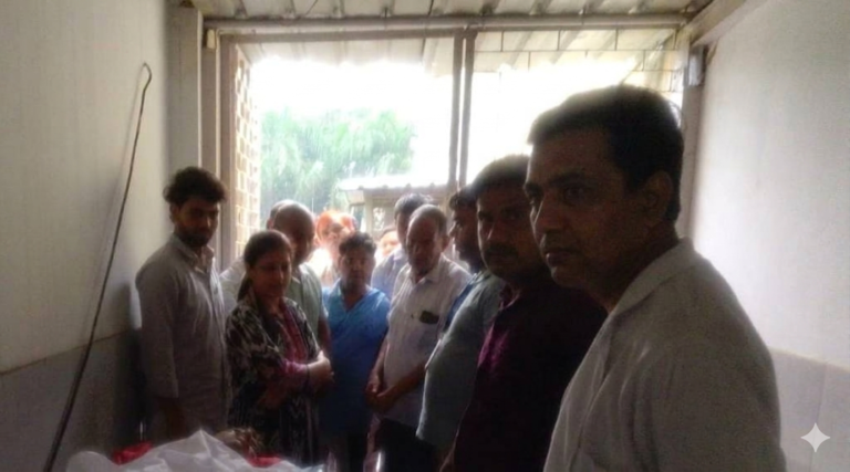 बाबूगढ़ में आकाशीय बिजली का कहर: पशुओं को चारा डाल रहे 18 वर्षीय युवक की मौत, गांव में पसरा मातम