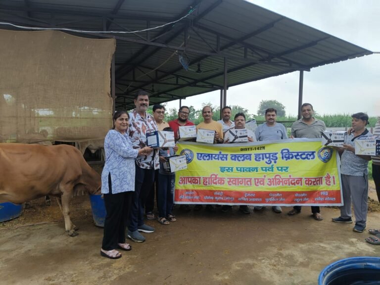 स्थापना दिवस पर अलायंस क्लब हापुड़ क्रिस्टल ने धीरखेड़ा गौशाला में दान किए 10 पंखे